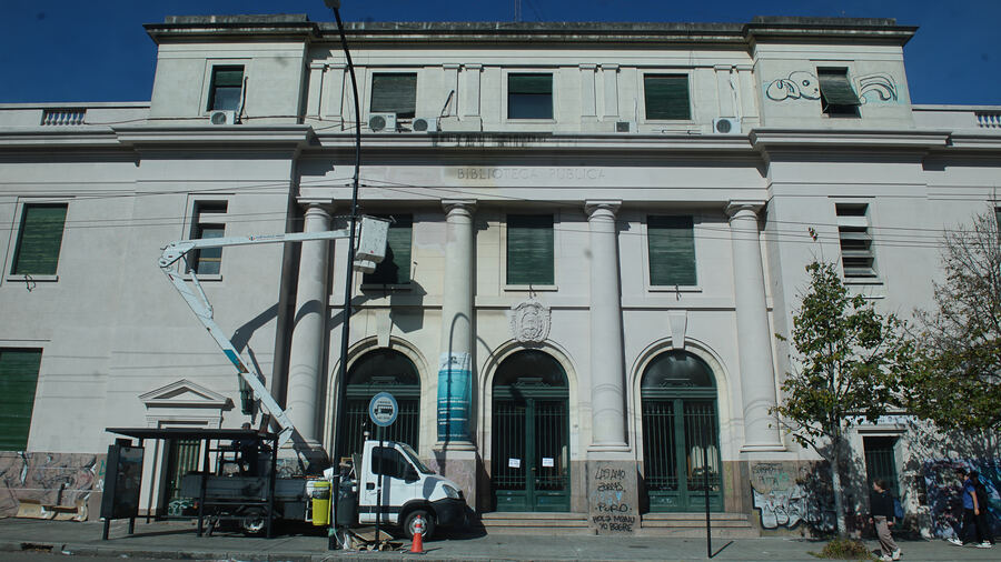 La Plata: Intervienen nuevas fachadas y mobiliario urbano a través del programa “Ciudad Limpia”