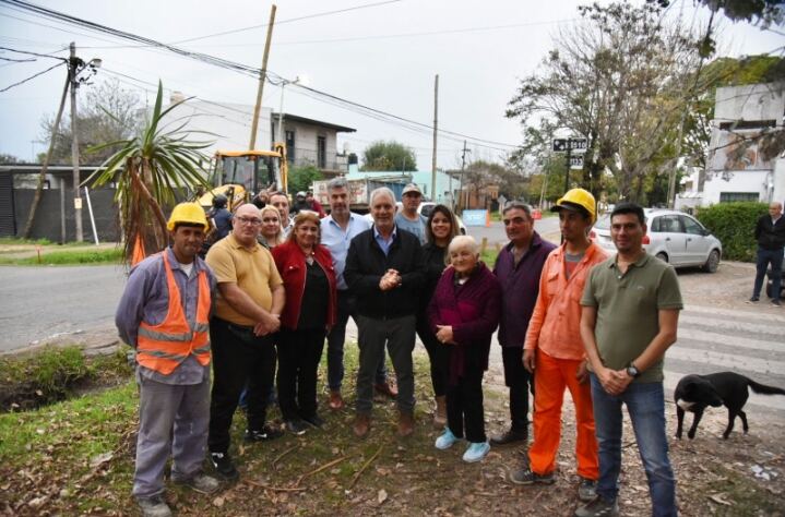 La Plata: Se puso en marcha el plan de obras públicas en Hernández