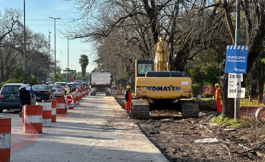 Almirante Brown: Ensanchan y renuevan un tramo de la avenida Hipólito Yrigoyen entre Longchamps y Glew