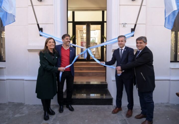 Lobería: Se inauguró el Centro Universitario local