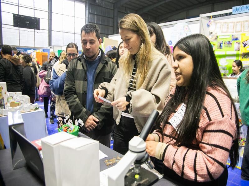 Lomas de Zamora: Cientos de estudiantes participaron de la Feria de Educación, Arte, Ciencia y Tecnología
