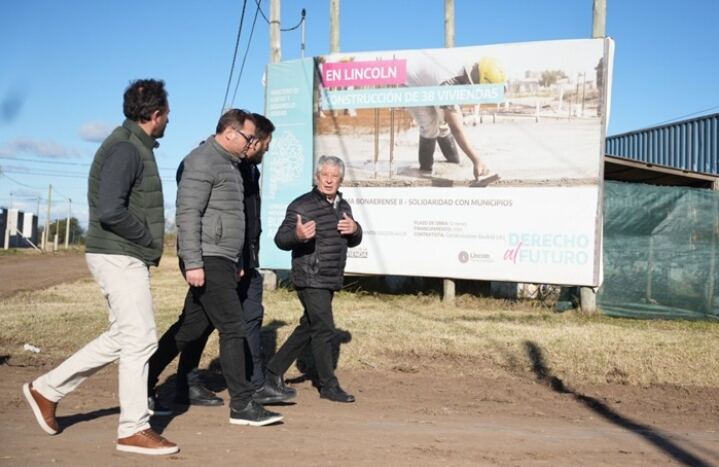 Avanza la construcción de viviendas de la Provincia en Bragado y Lincoln