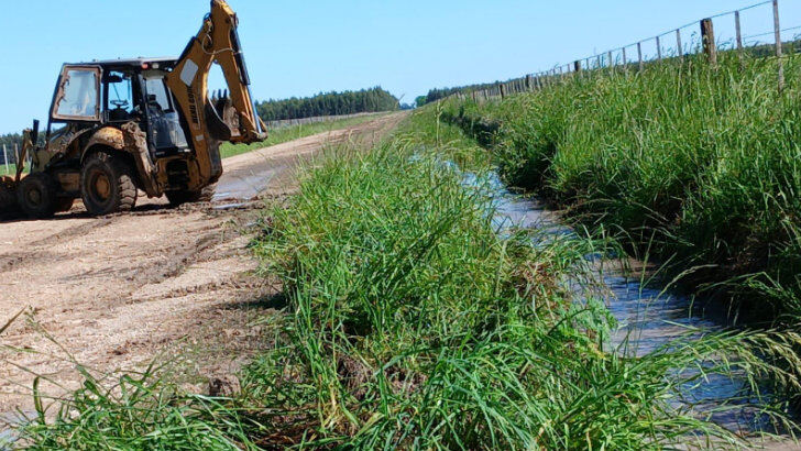 Necochea: El EMSUR continúa con trabajos de mejora y mantenimiento en los caminos rurales