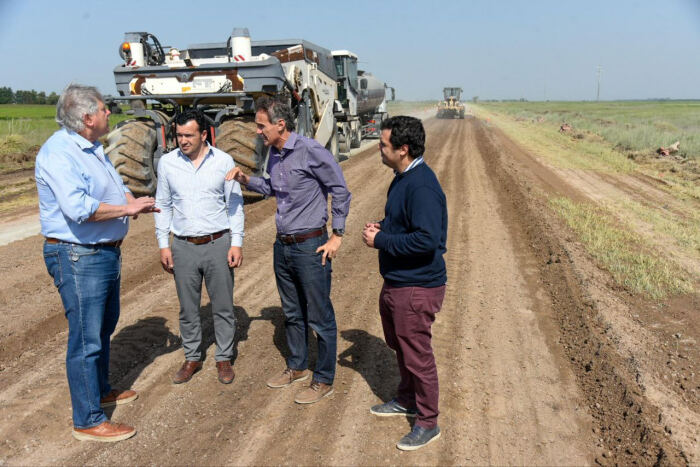 Guaminí: Katopodis recorrió obras viales, hidráulicas y de energía