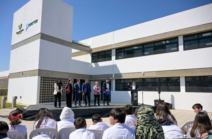 Florencio Varela: Kicillof inauguró un nuevo Polo Educativo en Ingeniero Allan