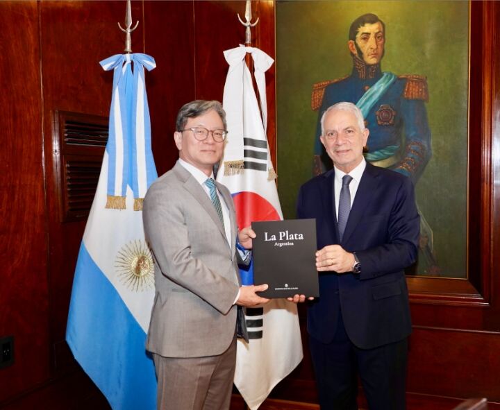 La Plata: Alak y el embajador de Corea anunciaron la Semana de la Cultura Coreana en la ciudad