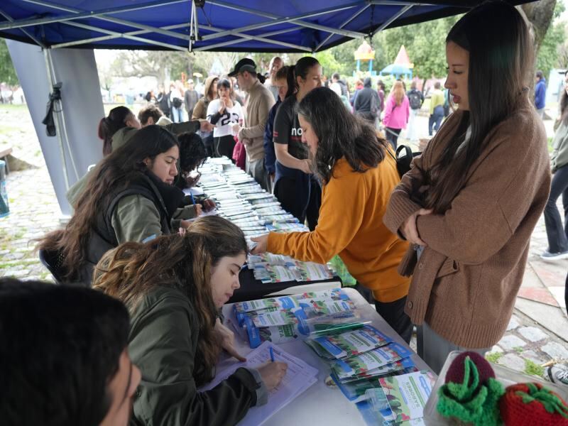 Lomas de Zamora: Continúa con la entrega gratuita de kits de semillas para huertas